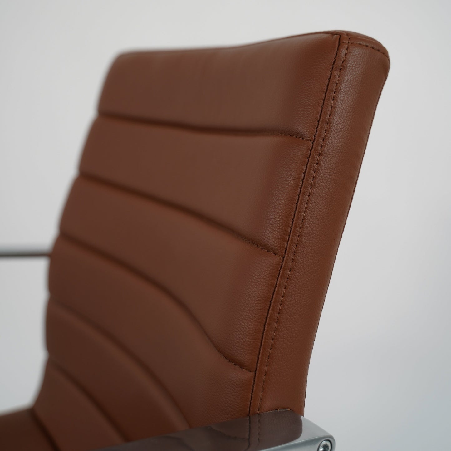 SOHO II Ribbed Management Chair (Brown)