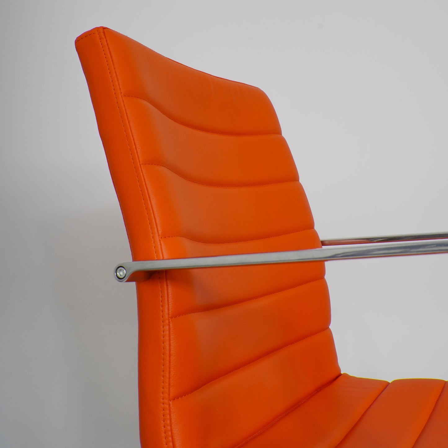 SOHO II Ribbed Management Chair (Orange)