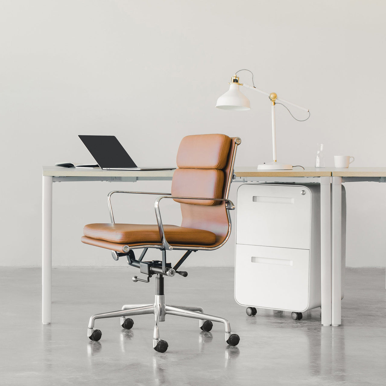 Classic SOHO Soft Padded Management Chair (Brown)